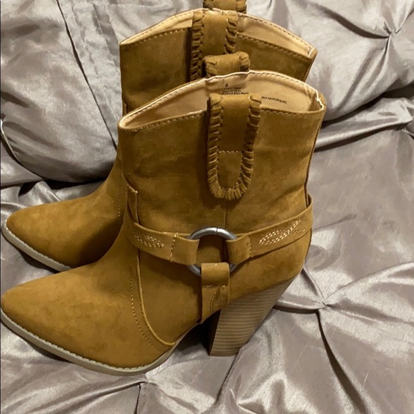 Suede booties - Picture 5 of 7
